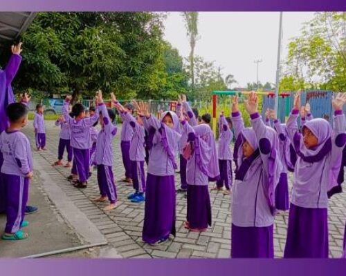 KEGIATAN SENAM PAGI KEGIATAN SENAM PAGI